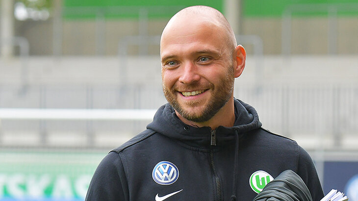 Women's head coach, Stephan Lerch. 