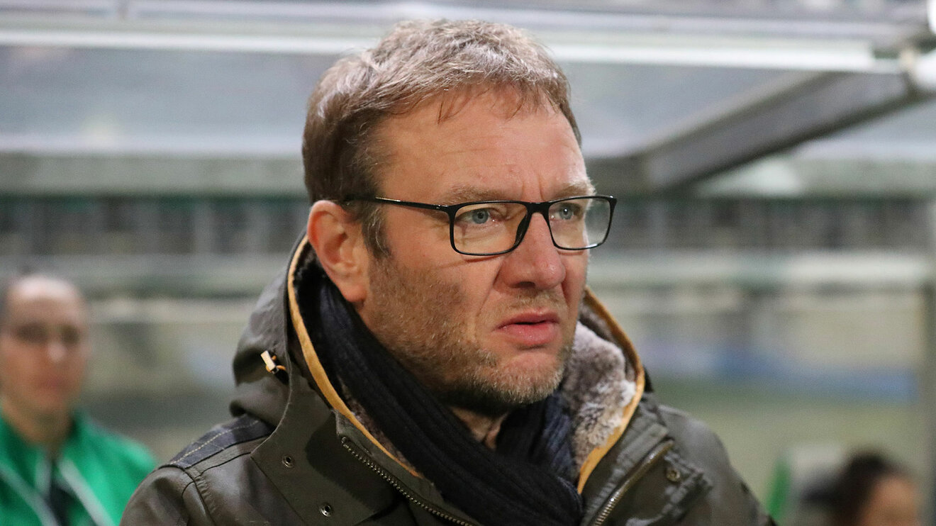 Der Werder Bremen Trainer Thomas Horsch im Portrait.