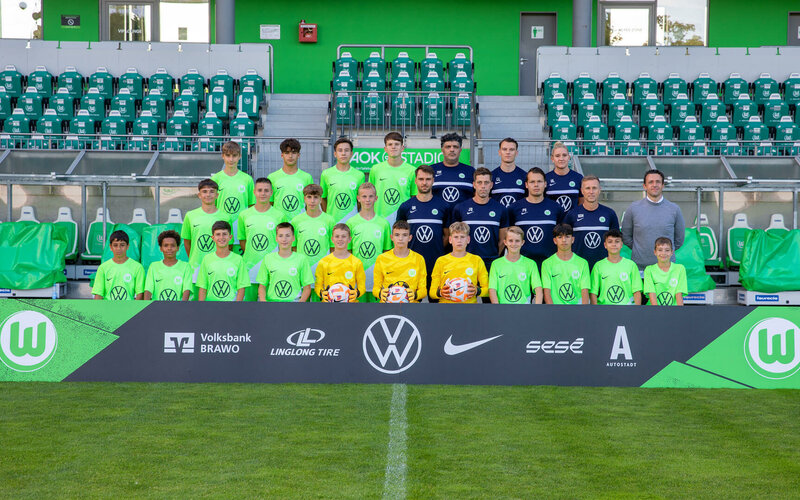 Mannschaftsbild der U14 vom VfL Wolfsburg.