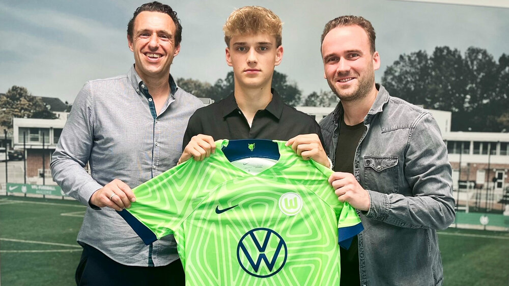 VfL-Wolfsburg Nachwuchsspieler Bürger verlängert seinen Vertrag.