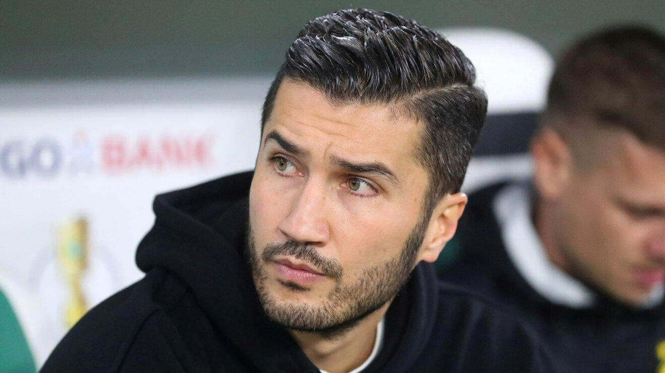 Der BVB-Trainer Nuri Sahin in Nahaufnahme.