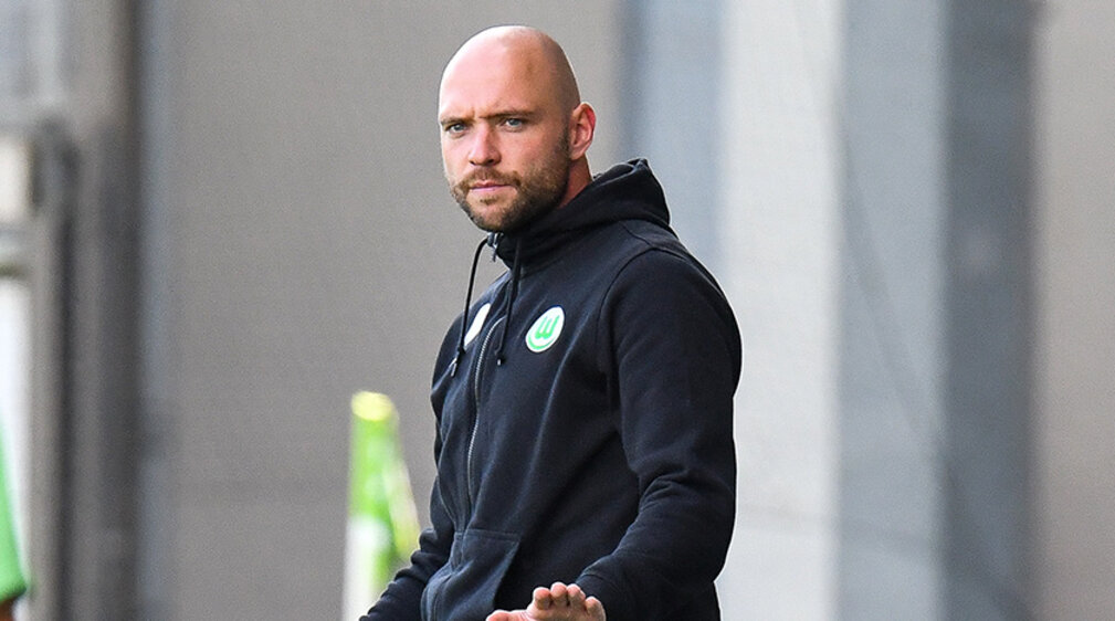 Trainer Stefan Lerch von den Frauen des VfL Wolfsburg. 