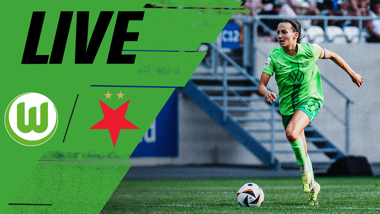 Eine Spielerin des VfL Wolfsburg auf dem Spielfeld mit dem Ball am Fuß. Links im Bild sind die Logos von Slavia Prag und des VfL zu sehen, darüber der Schriftzug "Live".