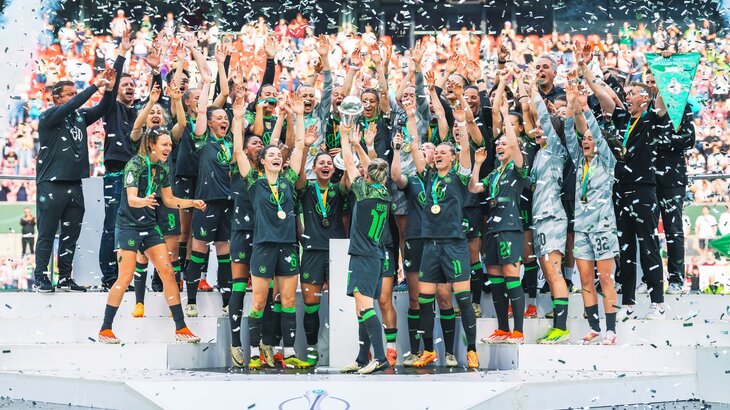 Die Frauenmannschaft des VfL Wolfsburg gewinnt den DFB Pokal.