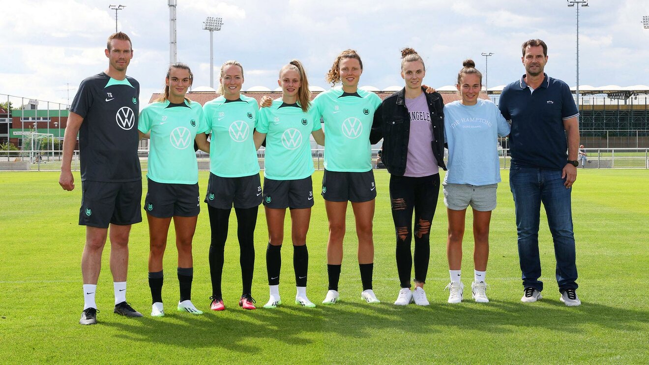 Die Frauen des VfL Wolfsburg beim Training am Elsterweg. 