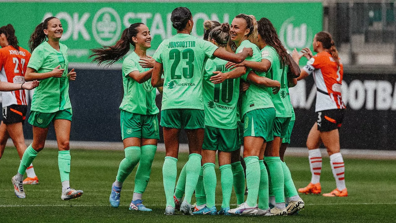 [Bild: csm_240817-jubel-testspiel-vfl-wolfsburg...1c7ed.webp]