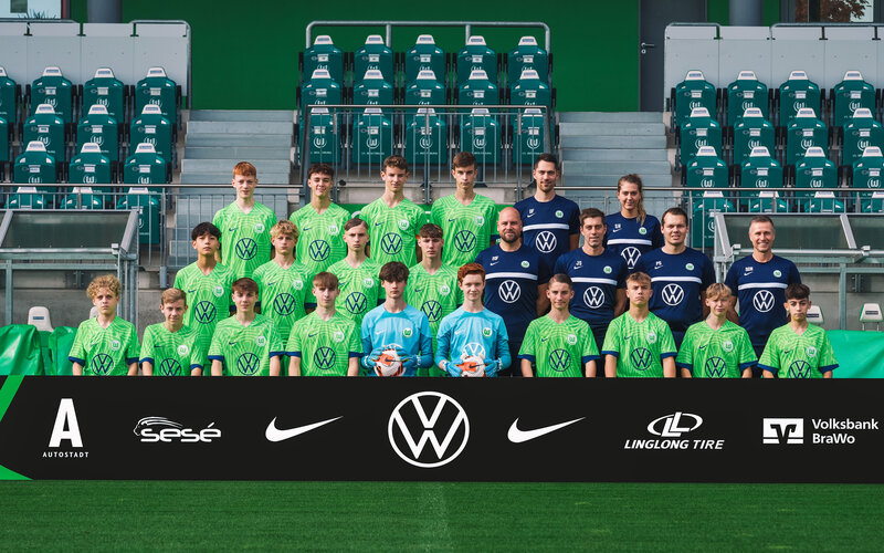 Das Mannschaftsbild der U15-Junioren vom VfL Wolfsburg.