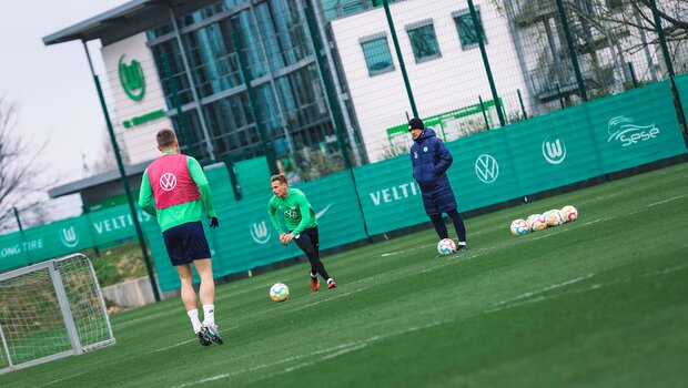 VfL-Wolfsburg-Spieler Nicolas Cozza im Training.