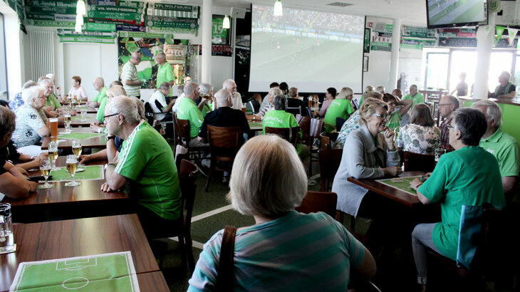 Der WölfeClub 55plus beim Abschlussgrillen. 