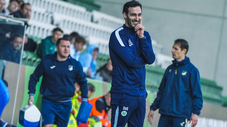 Der VfL-Wolfsburg-Akademie-Coach Dennis da Silva Felix.
