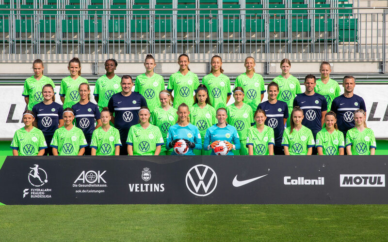 Das Teamfoto der U17-Juniorinnen vom VfL Wolfsburg.