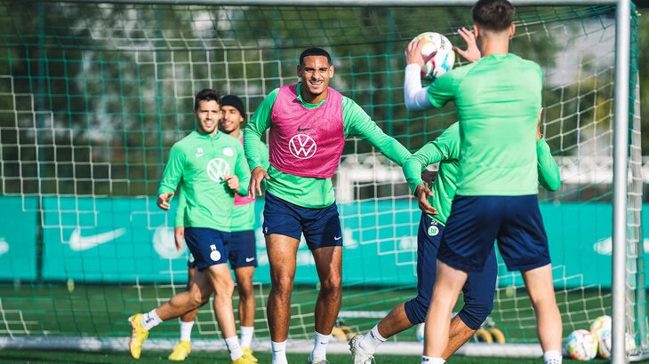 Die Spieler des VfL-Wolfsburg im Training vor Bochum.