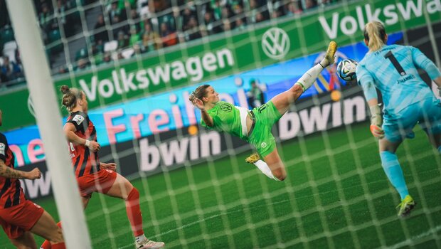  Scherenschlag von Alexandra Popp, Kapitänin des VfL Wolfsburg.
