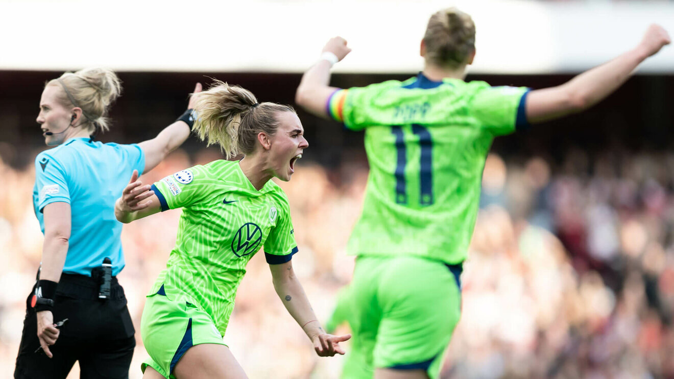 Die VfL-Wolfsburg-Spielerin Jill Roord jubelt nach ihrem Tor.