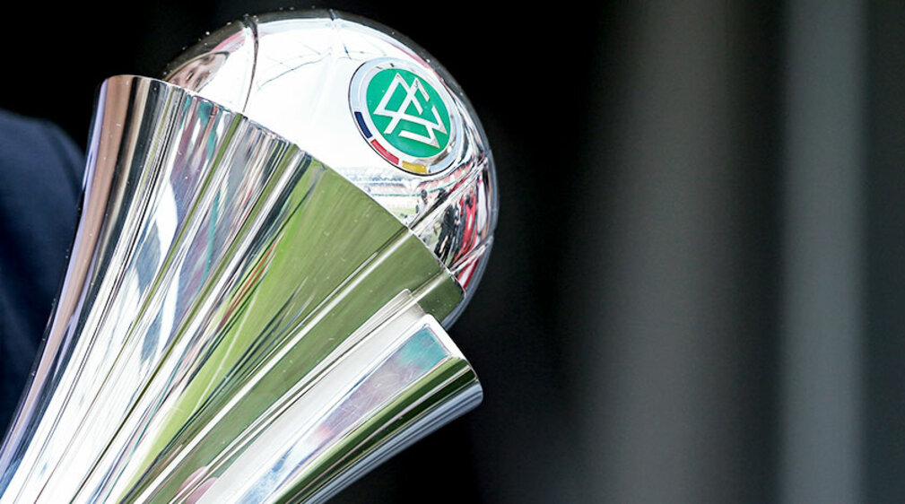  	 Der DFB-Pokal der Frauen in der Nahaufnahme.