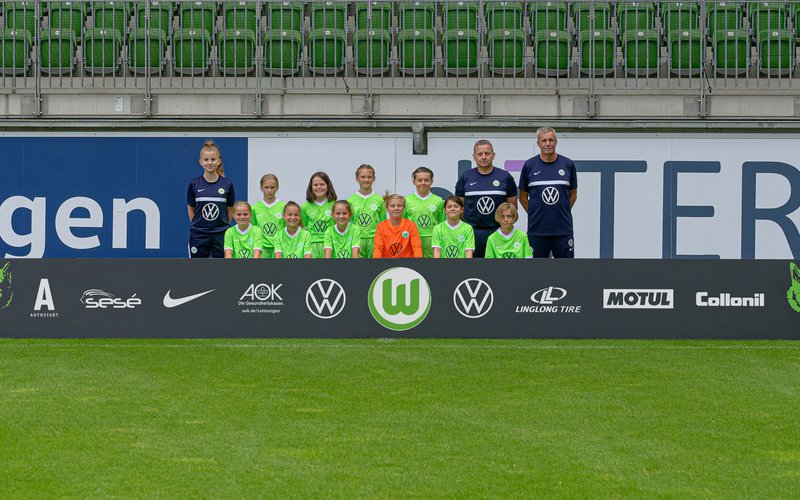 Das Teamfoto des Talentteams des VfL Wolfsburg.