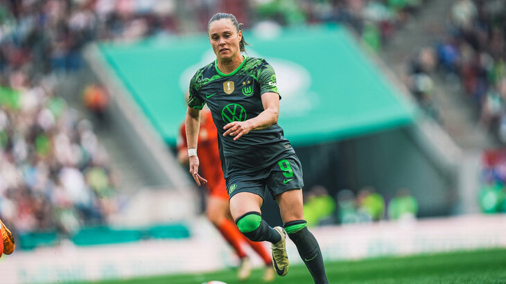 Die Spielerin Ewa Pajor des VfL Wolfsburg läuft.
