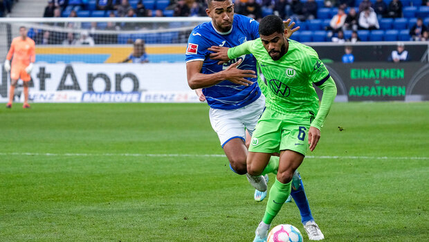 VfL-Wolfsburg-Spieler Paulo Otaviobeim Ballbesitz im Spiel gegen Hoffenheim.