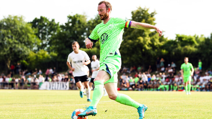 Maximilian Arnold trägt ab sofort die Kapitänsbinde der VfL Wolfsburg Lizenzmannschaft.