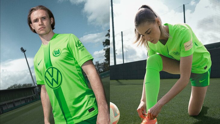 Die VfL-Wolfsburg-Spieler Patrick Wimmer und Jule Brand im neuen Trikot.