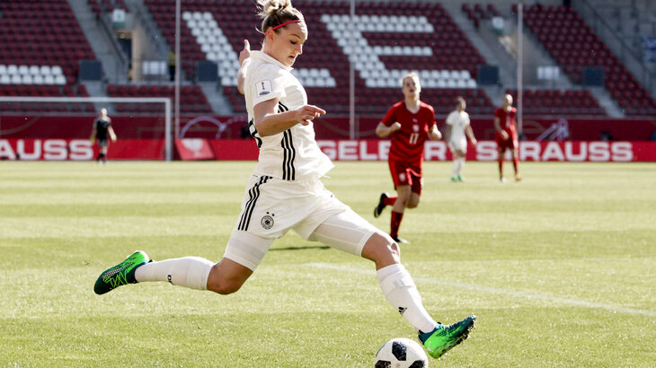 Alexandra Popp in action for the German national team. 