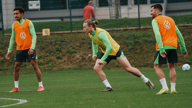 Die VfL-Spieler Tiago Tomas, Patrick Wimmer und Mohamed Amoura im Training.