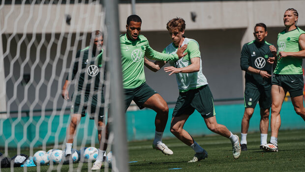 Spieler des VfL Wolfsburg beim Training.