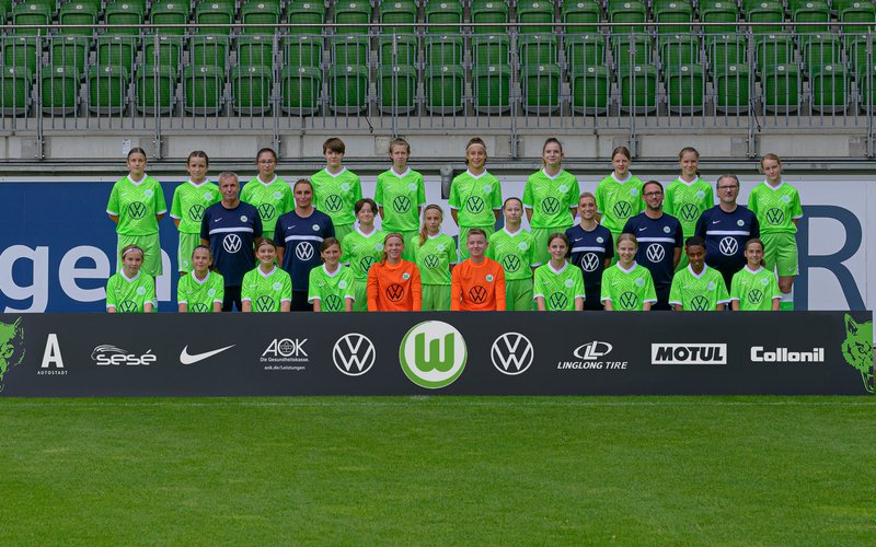 Das Teamfoto der U15-Juniorinnen des VfL Wolfsburg.