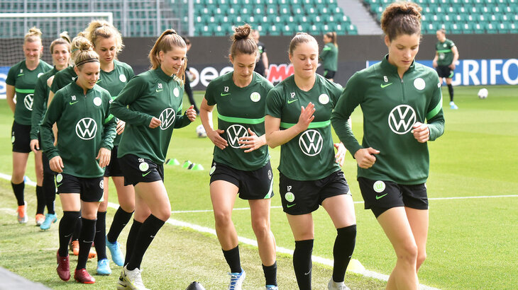 Die Wölfinnen im Abschlusstraining für das UWCL-Halbfinale in der Volkswagen Arena.