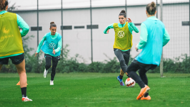 VfL-Spielerinnen Felicitas Rauch und Dominique Janssen im Trainingsspiel.