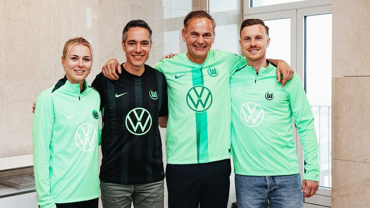 Sebastian Rudolph, neuer Vorsitzender des Aufsichtsrats des VfL Wolfsburg, lacht in die Kamera.