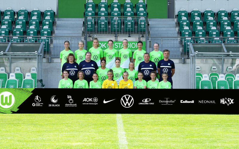 Mannschaftsfoto der U13-Juniorinnen des VfL Wolfsburg.