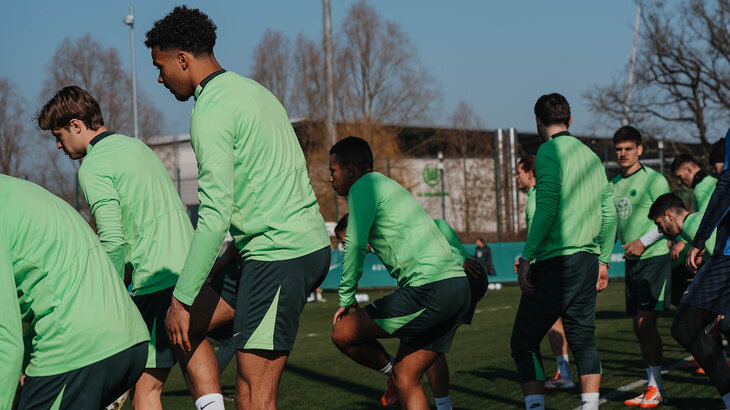Die Spieler des VfL Wolfsburg beim Training.
