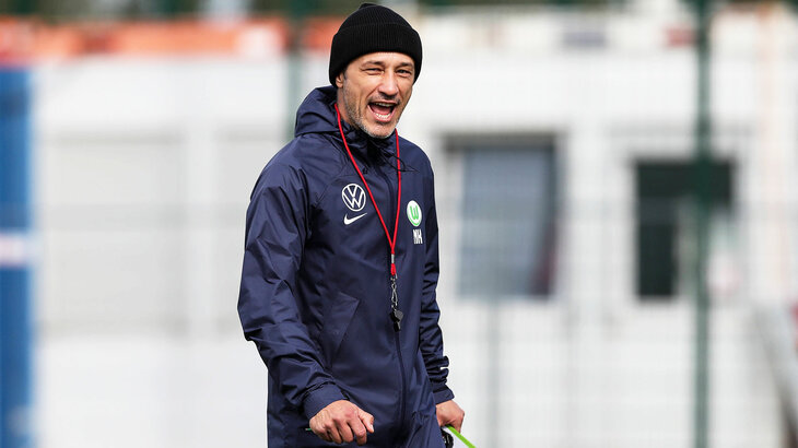 VfL Wolfsburg Cheftrainer Nico Kovac auf dem Trainingsgelände.