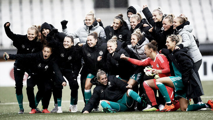 DFB squad celebrating after the match against Iceland.