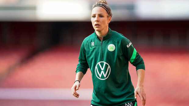 Nahaufnahme VfL Wolfsburg Spielerin von Svenja Huth im Trainingsdress beim Abschlusstraining in London.