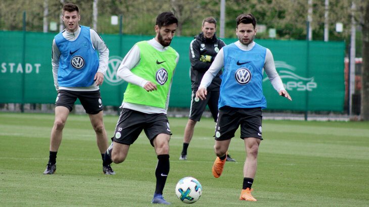 Yunus Malli setzt sich im Training gegen Renato Steffen durch. 