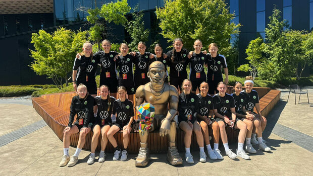 Gruppenbild der U15-Juniorinnen vom VfL-Wolfsburg in Portland.