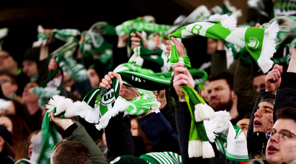Fans vom VfL Wolfsburg. 