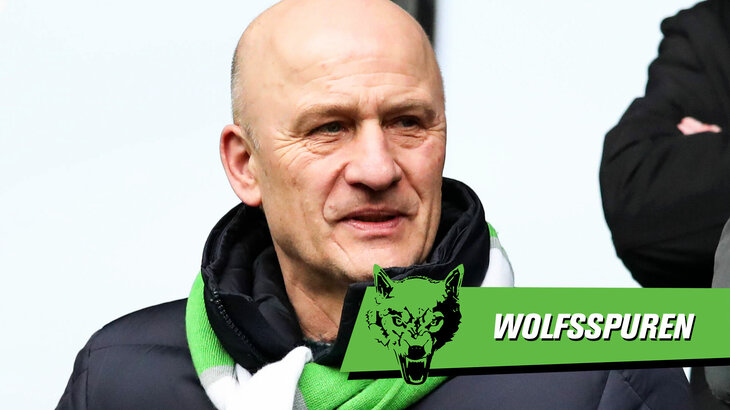 Der Aufsichtsratvorsitzende des VfL Wolfsburg, Frank Witter. Auf dem Bild liegt eine grüne Grafik mit der Aufschrift "Wolfsspuren".
