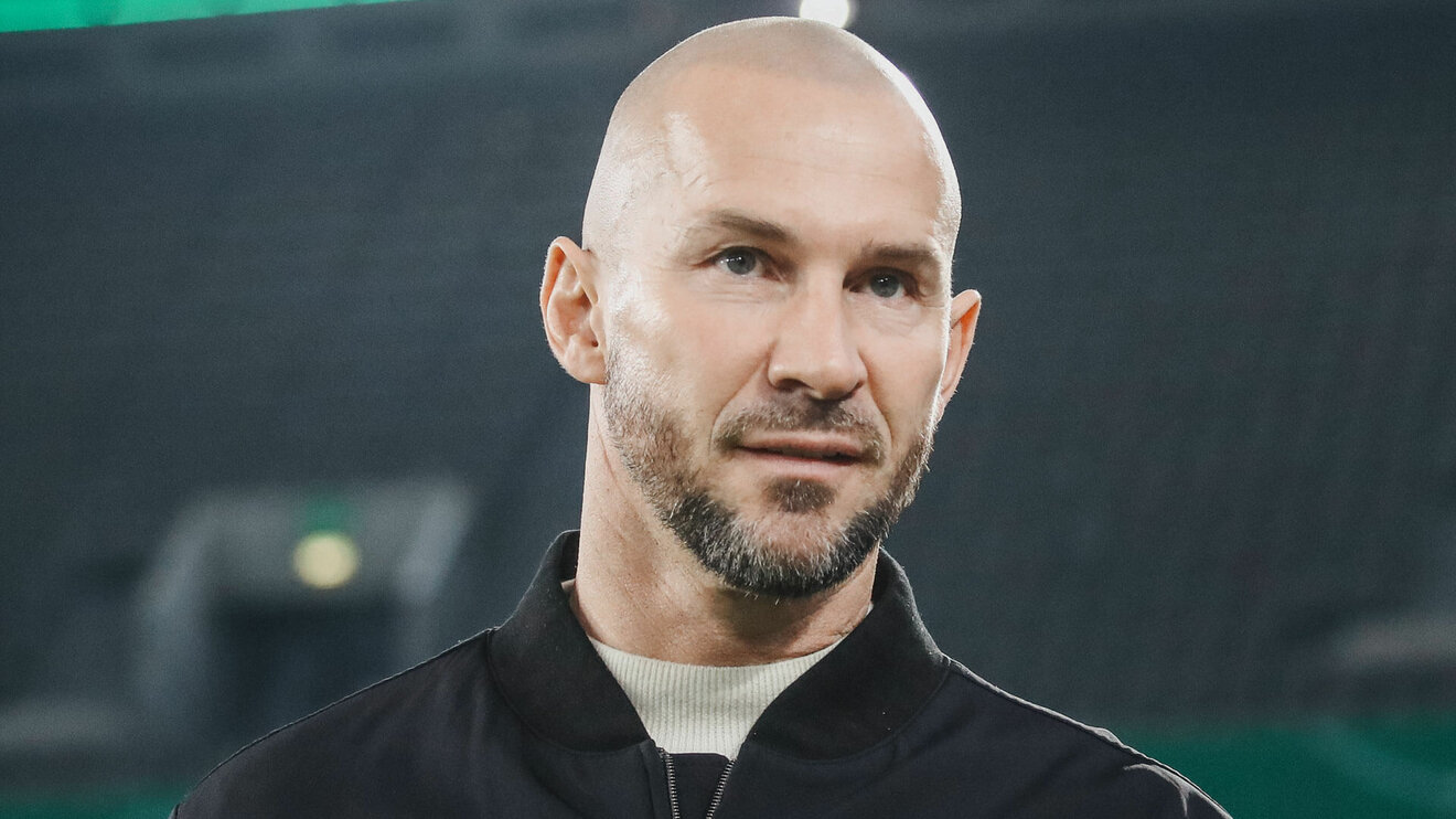 Der TSG-Hoffenheim-Trainer Christian Ilzer in Nahaufnahme