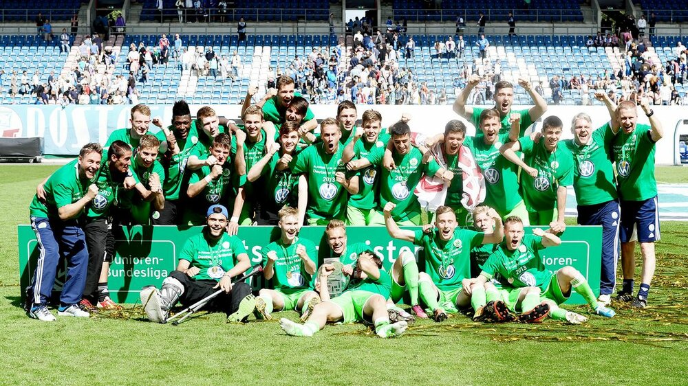 Die A-Junioren des VfL Wolfsburg werden zum zweiten mal Deutscher Meister.