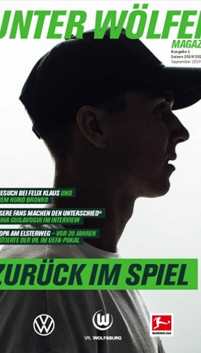 Das Cover vom Unter Wölfen-Magazin vom VfL Wolfsburg mit Felix Klaus.