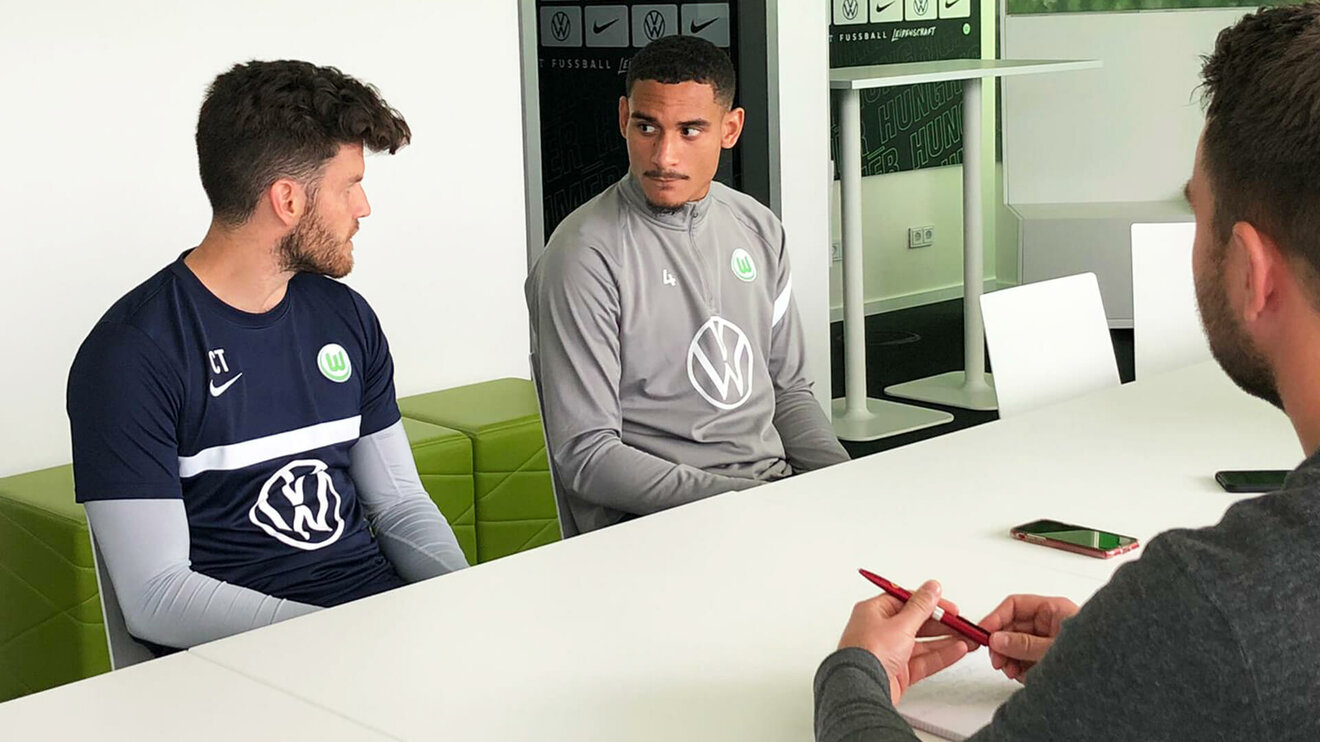 VfL-Wolfsburg-Spieler Lacroix im Interview.