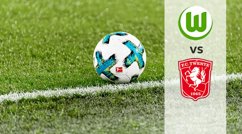 Spielball und die Logos des VfL Wolfsburg und Twente.