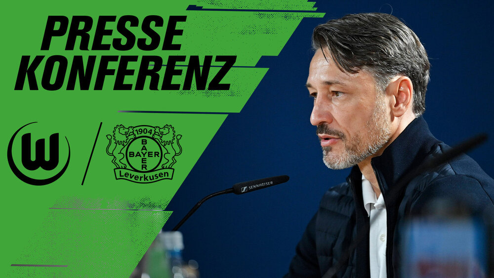 Eine Grafik, auf der links die Logos des VfL Wolfsburg und Bayer Leverkusen sind und rechts Niko Kovac vor einem Mikrofon sitzt.