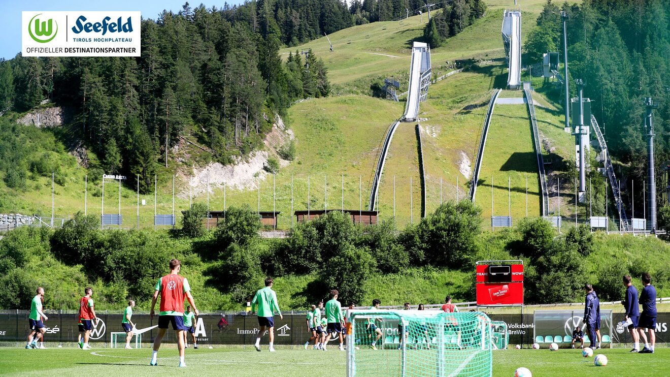 Die Spieler des VfL Wolfsburg bei einer Trainingseinheit im Trainingslager in Seefeld.