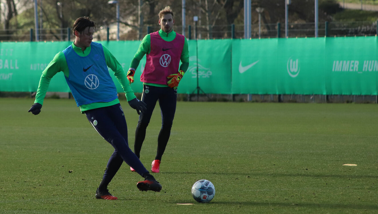 VfL-Wolfsburg-Spieler Weghorst im Training.