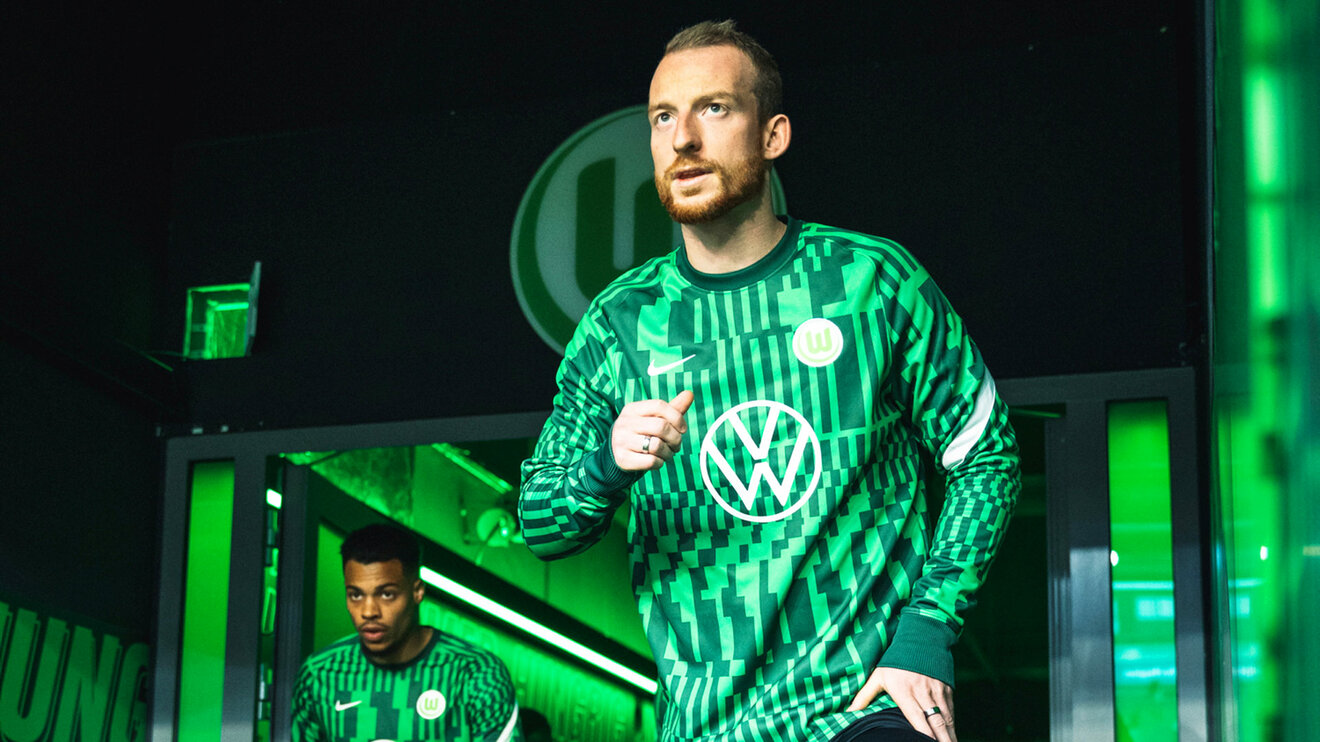 VfL Wolfsburg Spieler Maximilian Arnold beim Betreten der Volkswagen Arena.