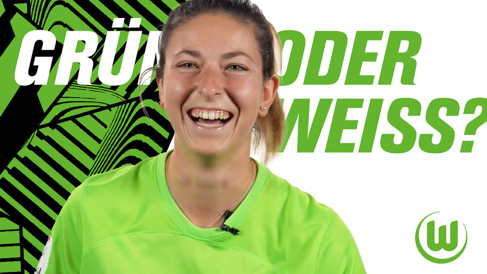 Wölfe TV Grafik mit VfL Wolfsburg Spielerin Chantal Hagel, die in die Kamera lacht.